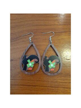Halloween Wood Witches Feet Teardrop Earrings‎ New Not Worn